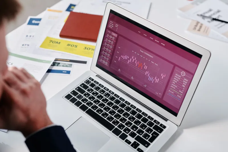 Silence in the Data Room: Decoding Buyer Disengagement Before It Becomes a Withdrawal